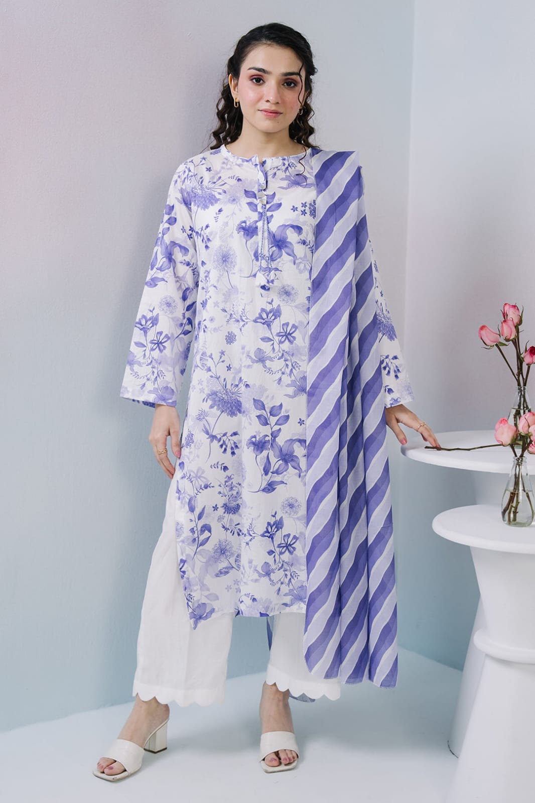 Zellbury 2-Piece Printed Lawn Shirt & Dupatta - Blue & White view 4